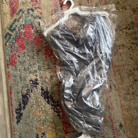 2 piece Set - Picture 2 of 2